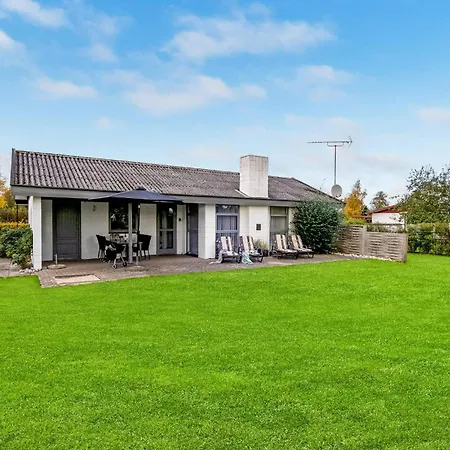 Gorgeous In Sydals With Wifi Casa de Férias